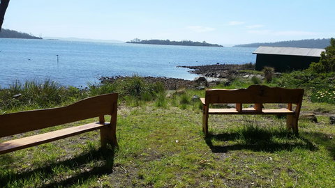 Four Seasons Waterfront Villas - Tourism TAS 11