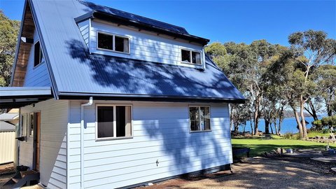 Four Seasons Waterfront Villas - Tourism TAS 1