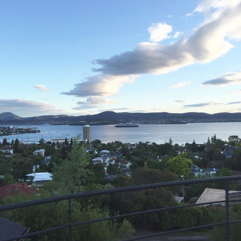 Studioat10 - Hobart Tourism 24