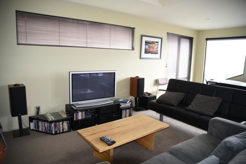 Studioat10 - Hobart Tourism 3