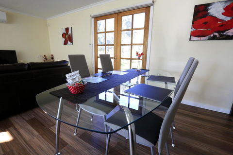 Riverwalk B&B - Hobart Tourism 11