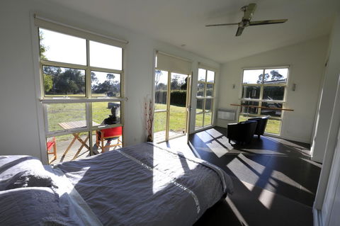 Riverwalk B&B - Hobart Tourism 0