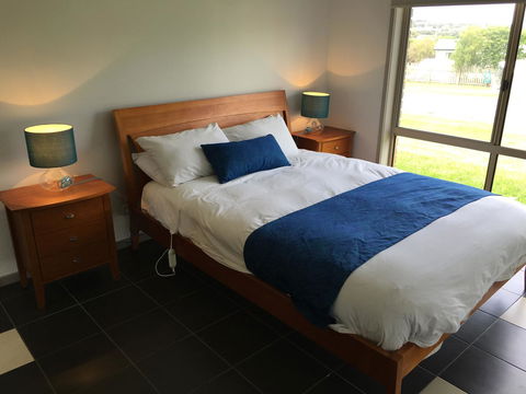 Island Breeze Motel - Tourism TAS 4