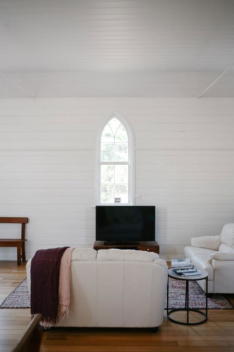Old White Church Bed & Breakfast - Hobart Tourism 8
