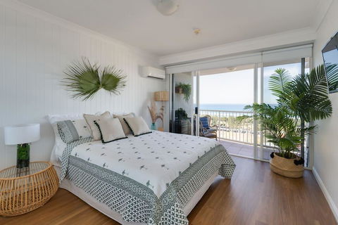 NEW Beautiful 2 Bed Ocean Views In Broadbeach - Tourism TAS 0