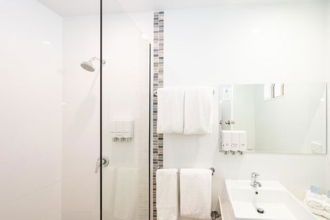 New England Motor Lodge - Tourism TAS 3