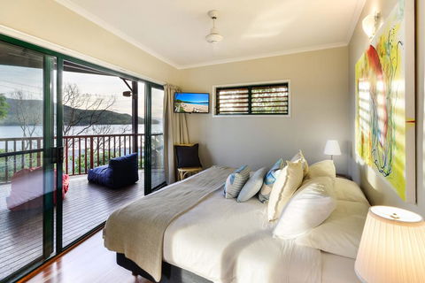 NEWLY BEAUTFULLY RENOVATED 16 The Casuarina - 3 Bedroom House With 180 Degree Ocean Views - Tourism TAS 2