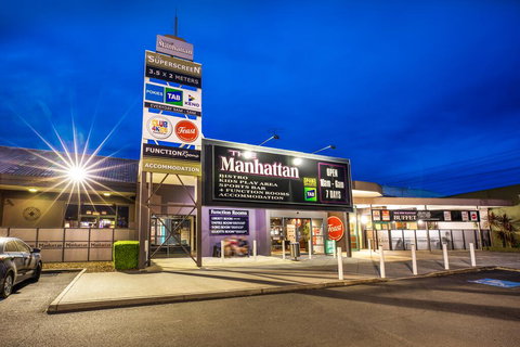 Nightcap At Manhattan Hotel - Tourism TAS 1