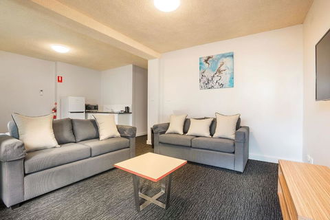 Nightcap At Waltzing Matilda Hotel - Tourism TAS 2