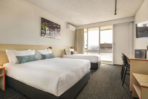 Nightcap At Waltzing Matilda Hotel - Tourism TAS 1