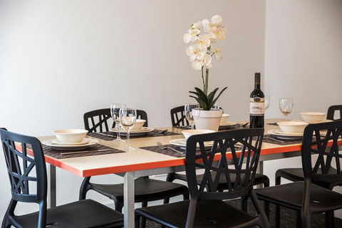 Nightcap At Waltzing Matilda Hotel - Tourism TAS 3