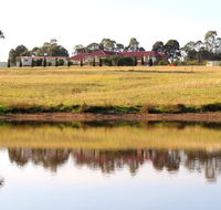 Noble Willow Studio Lovedale. Spacious with views and pool - Hobart Tourism