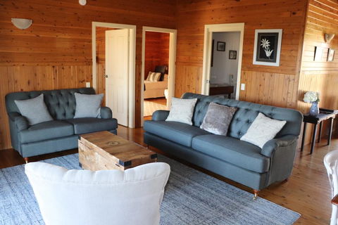 North Lodge Clan Cottage - Hobart Tourism 3