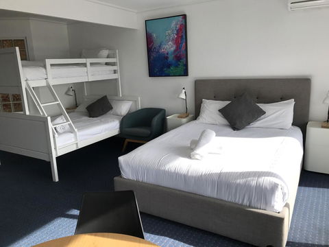 North Pier Hotel - Tourism TAS 3