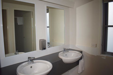 NRMA Sydney Lakeside Holiday Park - Hobart Tourism 3