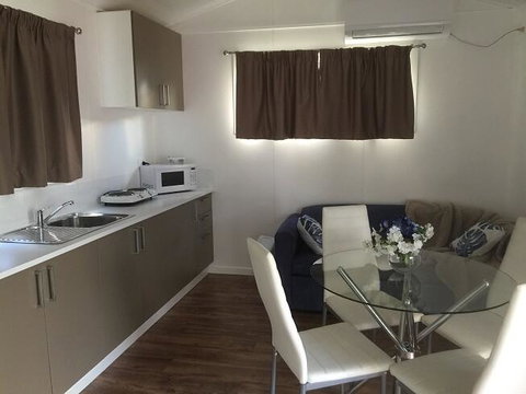 Oakridge Motel Tourist Park - Tourism TAS 3
