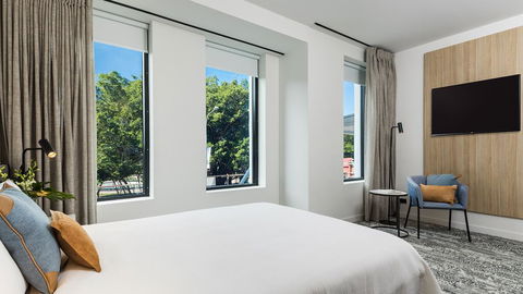 Oaks Cairns Hotel - Hobart Tourism 2