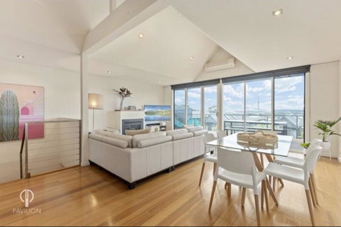 Ocean Grove House With Fantastic Ocean Views - Hobart Tourism 3