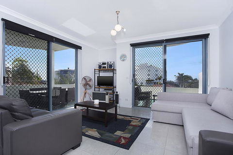Ocean Palms, Unit 2 - The Entrance, NSW - Hobart Tourism 1