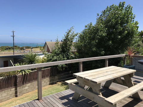 OCEAN VIEWS - Tourism TAS 2