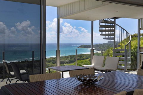 Oceanside 3 Bedrooms - Hobart Tourism 2