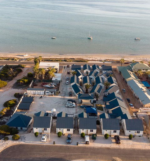 Oceanside Village - Tourism TAS 3