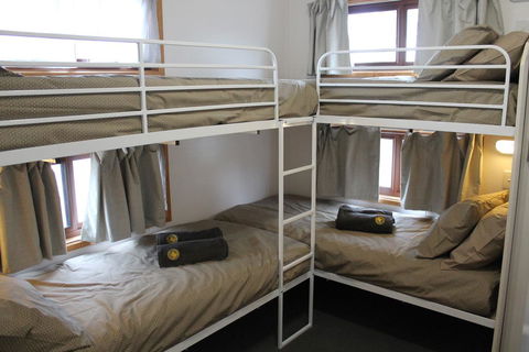 OMARU FARM STAY - Hobart Tourism 3