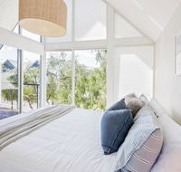 ON THE BEACH - Villa over the road from the beach - Tourism TAS