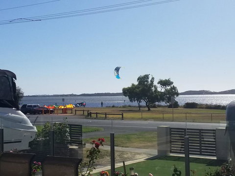 ON THE ESTUARY - Tourism TAS 1