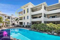 On the STRAND Marina spacious 3 brms BEACH Casino