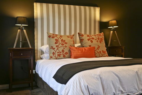 One Paddock Currency Creek Winery Villas - Tourism TAS 1