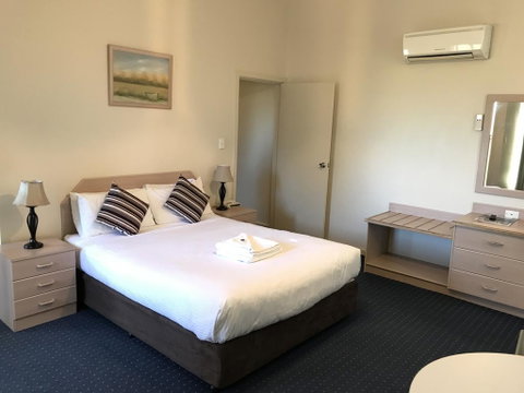 Orange Motor Lodge - Tourism TAS 3