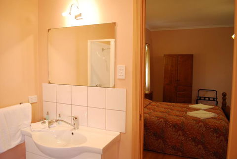 Osteria Sanso B&B - Hobart Tourism 3
