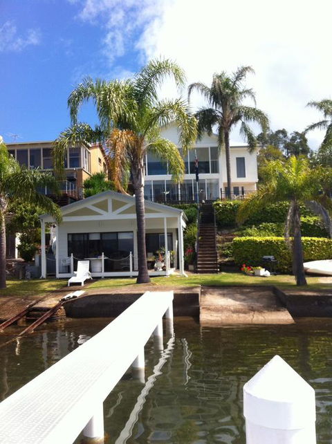 Overnight Reflections B&B - Tourism TAS 3