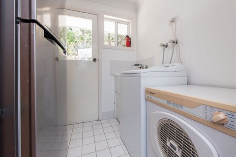 Palm Beachhouse - Hobart Tourism 3