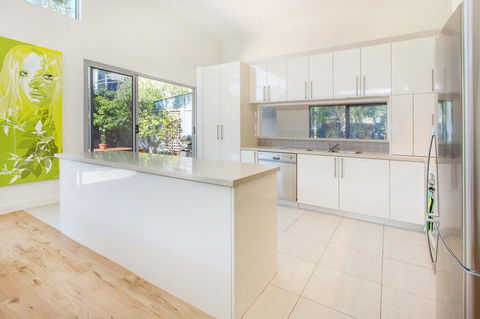 PALM COURT RETREAT - MORNINGTON - Tourism TAS 3
