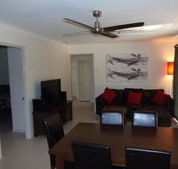 Palmgrove 2 - Rainbow Beach Pet Friendly Fully Fenced Air Conditioned Five Minutes To Beach - Tourism TAS