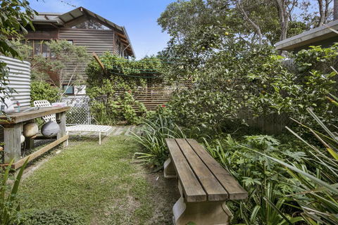 Pandanus Retreat - Hobart Tourism 3