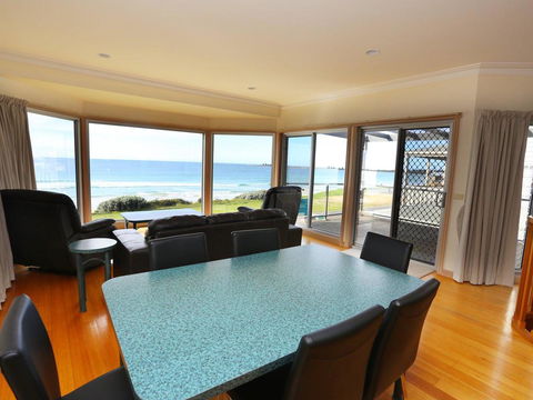 Paradise Cove - Hobart Tourism 2