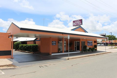 Parkside Motel & Licensed Restaurant - Tourism TAS 0