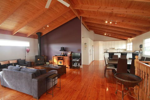 Pelican Sands Bed & Breakfast - Hobart Tourism 0