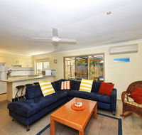 Pet Friendly Beach Home - Hobart Tourism