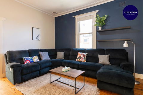 PET FRIENDLY FAMILY HOME WILLOUGHBY - Tourism TAS 2