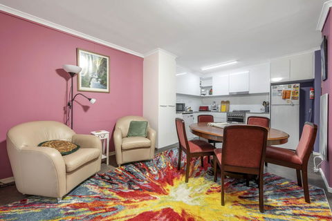 Pet Friendly Home - Pool & Parking - Tennis Court - Hobart Tourism 2