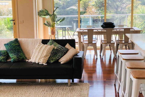 Pet Friendly Paradise Near Beach - Hobart Tourism 0