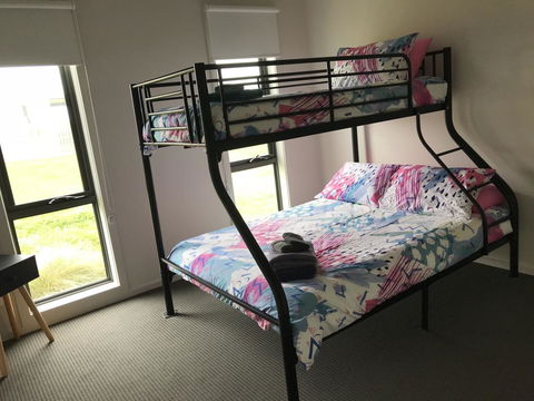 Peterborough Getaway - Hobart Tourism 3