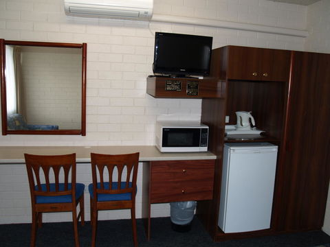 Pigeon House Motor Inn - Tourism TAS 3
