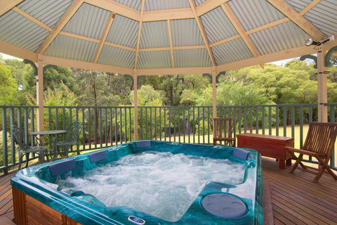 Pinda Lodge - Hobart Tourism 1