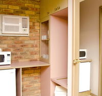 Pines Country Club Motor Inn - Tourism TAS