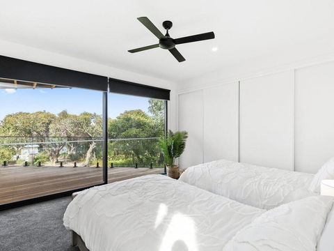 POINT BREAK , NEW LISTING 2019,  - Tourism TAS 2